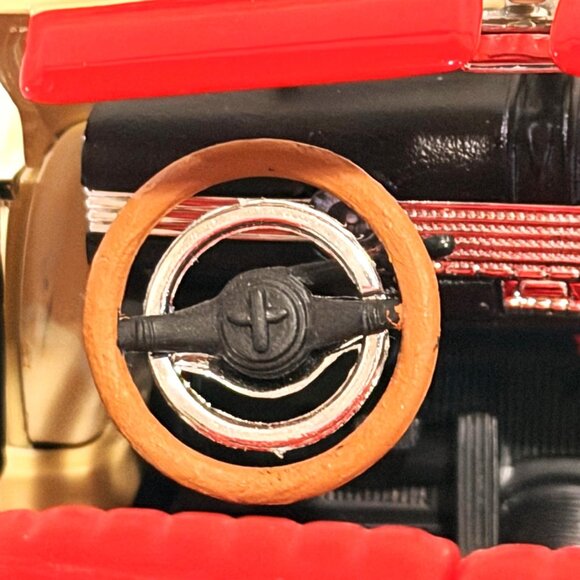 Welly 1:18 Scale 1941 Chevy Special Deluxe Cream Convertible Diecast Model Car - Picture 9 of 13